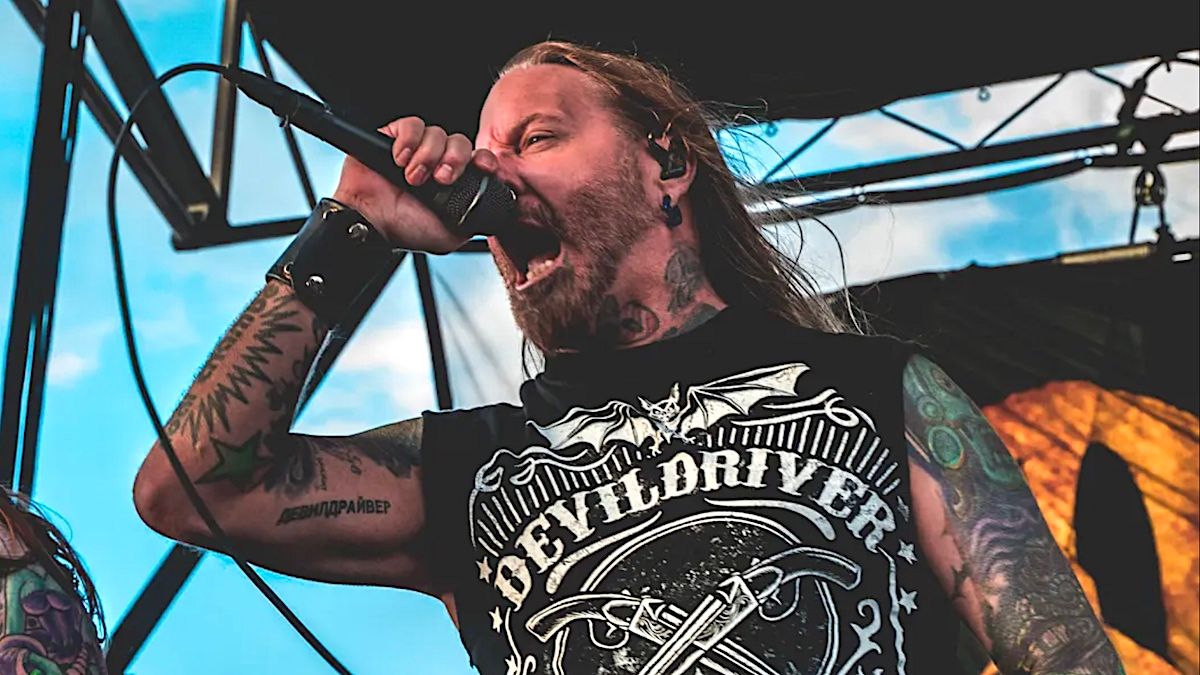 Featured image Dez Fafara Reveals Tumor In His Head