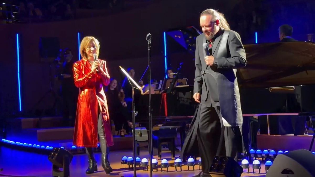 Featured image Watch Jonathan Davis and Yoshiki perform Freak on a Leash
