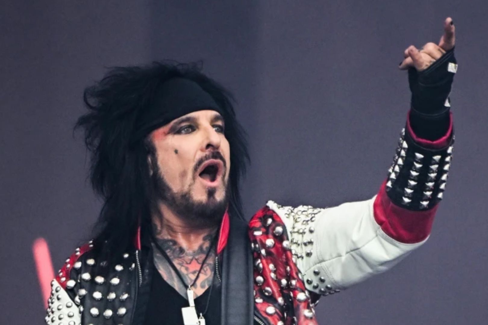 Featured image Nikki Sixx on Motley Crues Live Backing Tracks