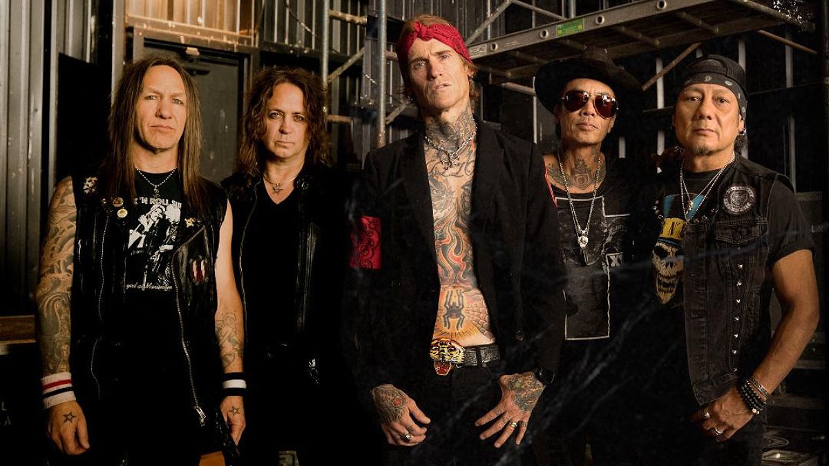 Featured image Buckcherry bus in fatal multivehicle crash