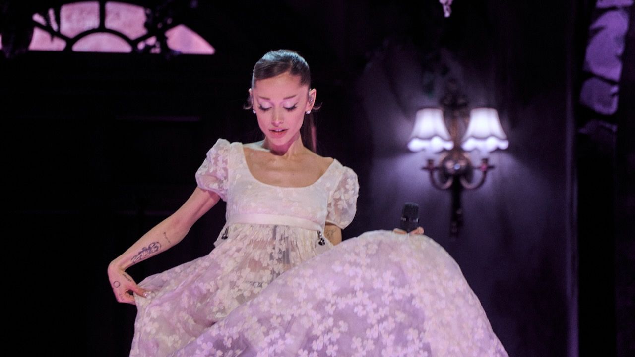 Featured image Ariana Grande Stepping away from spotlight wasnt impulsive