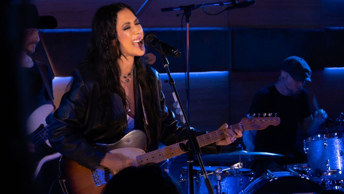 Featured image Michelle Branch Reveals 2027 Dates for Everywhere and Back Again Tour