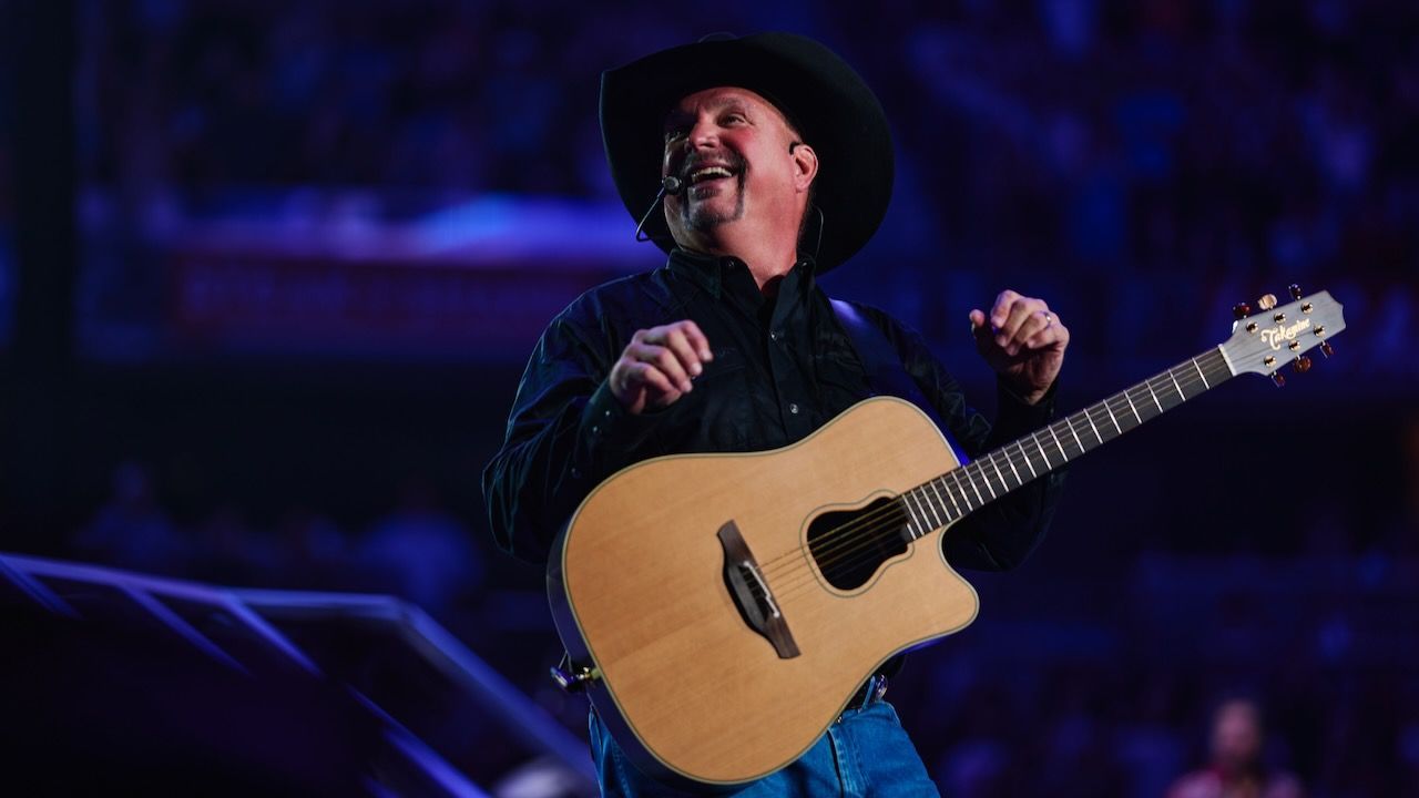 Featured image Garth Brooks Arena Tour KickOff Setlist