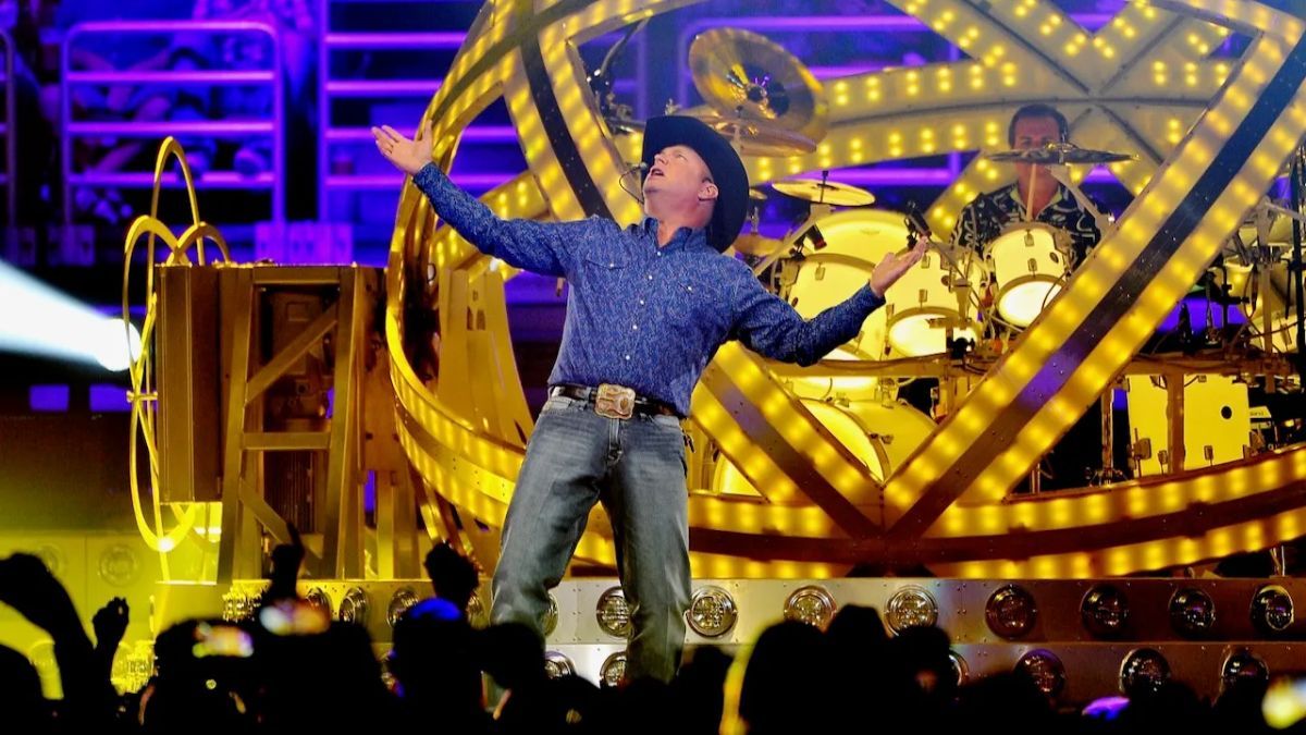 Featured image Garth Brooks adds DC to his Roots Tour Dates