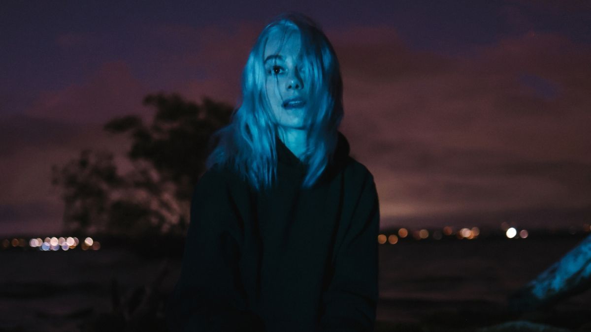 Featured image Phoebe Bridgers covers Nirvanas Lithium live on BBC 1