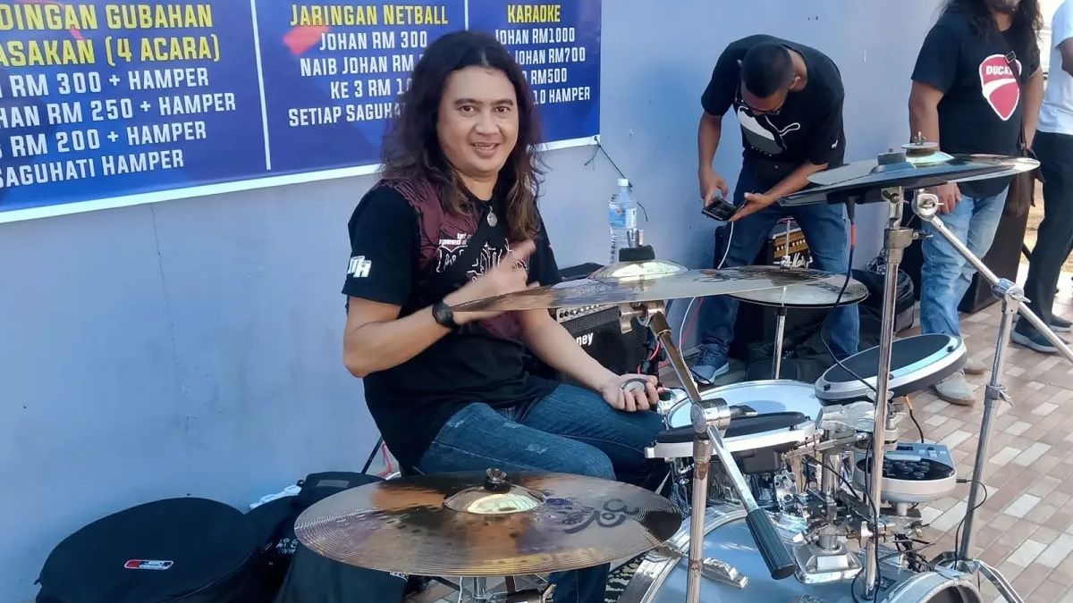 Featured image Drummer Dies Collapsing on Drum Kit