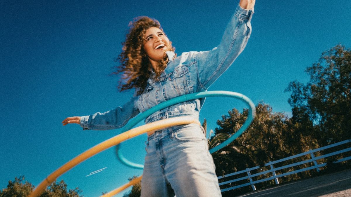 Featured image Remi Wolf shares sobriety struggles in new track Bottle