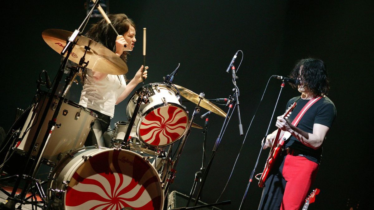 Featured image Wrong woman photographed while searching for Meg White