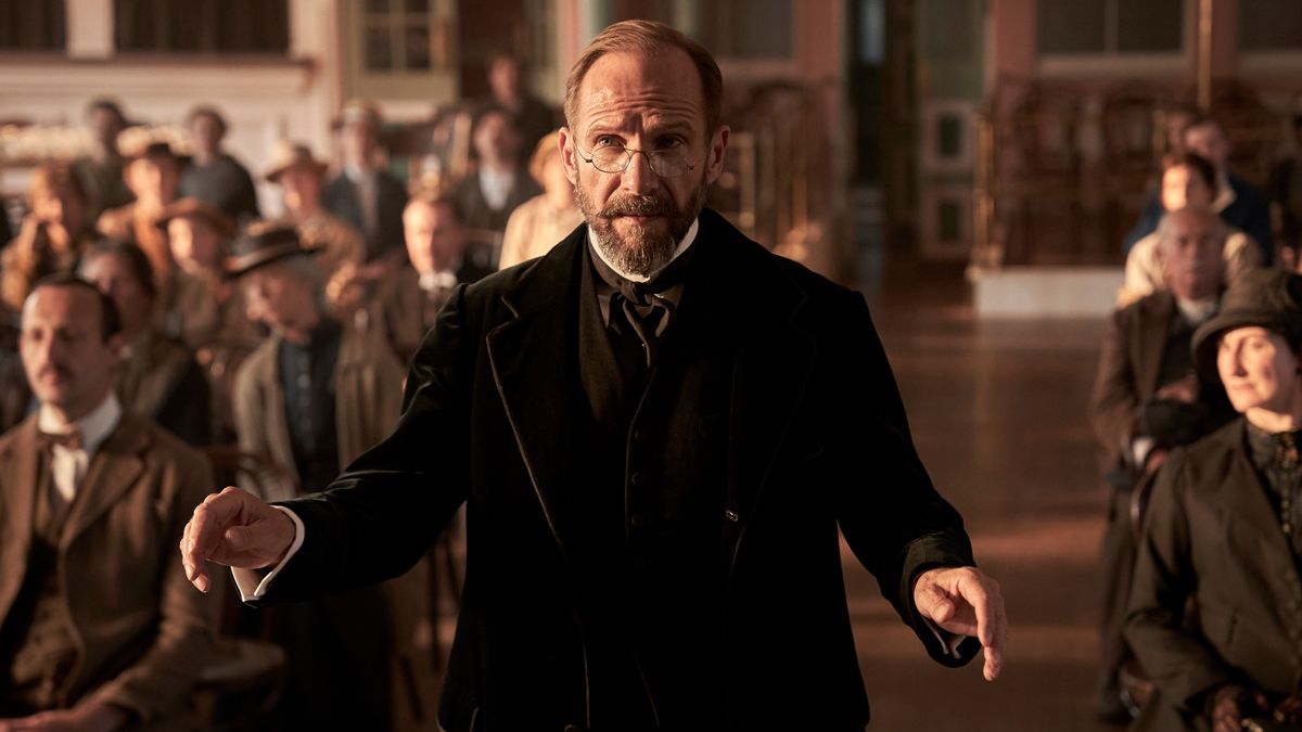 Featured image John Oliver sings Ralph Fiennes performs and XFiles stream