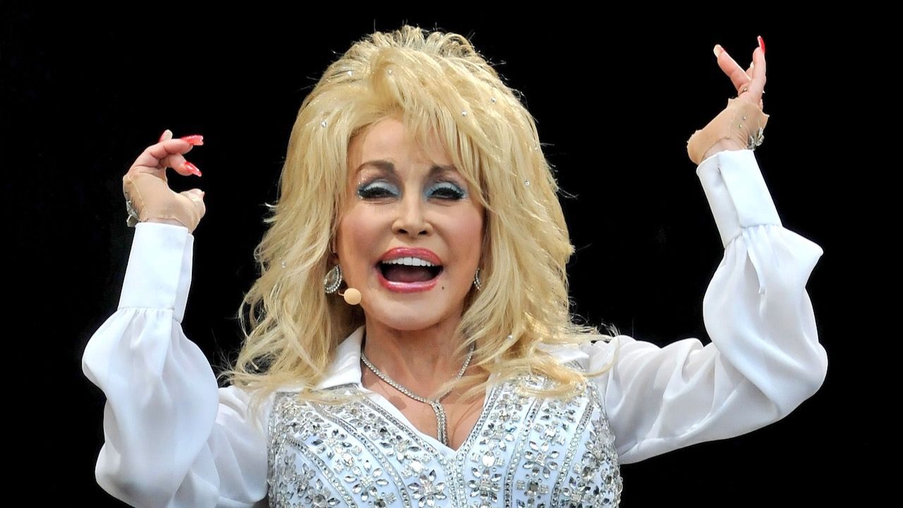 Featured image Dolly Partons Streaming Reign After Death