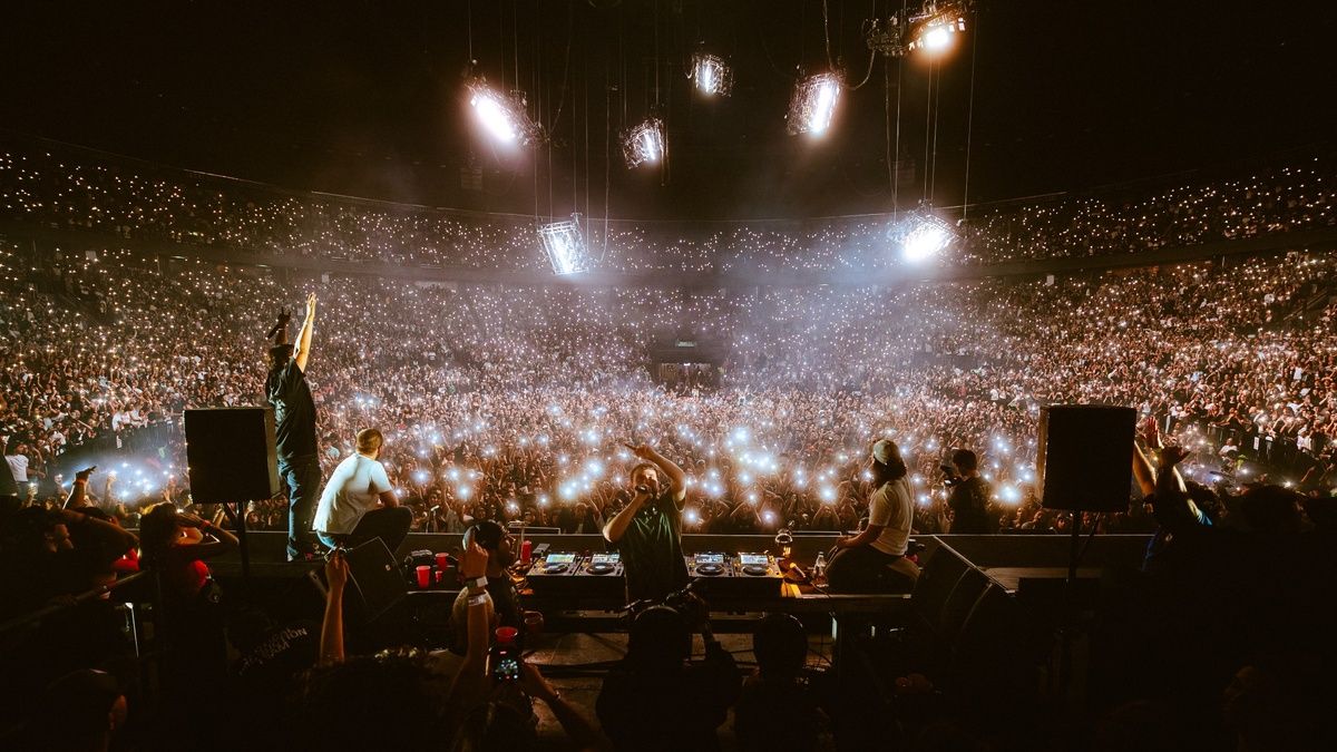 Featured image Fred again shares insane Mexico City show with LATIN MAFIA on YouTube watch
