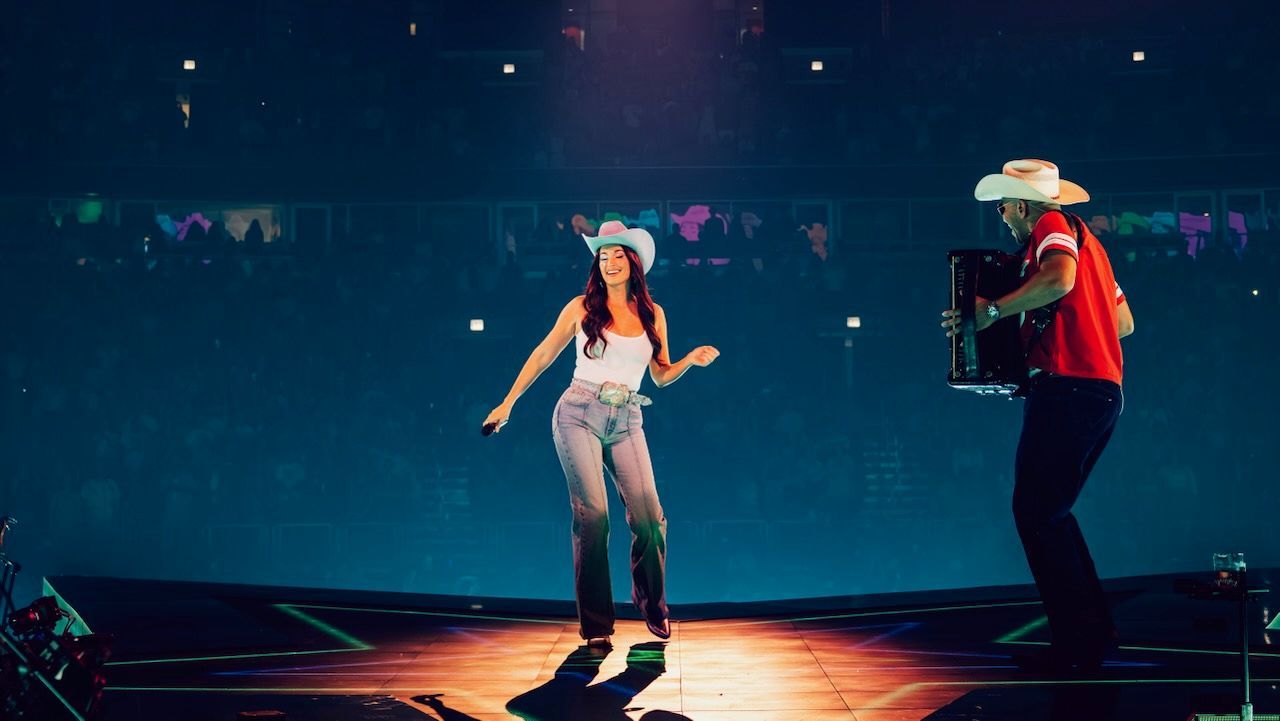 Featured image Kacey Musgraves rides disco balls at MSG