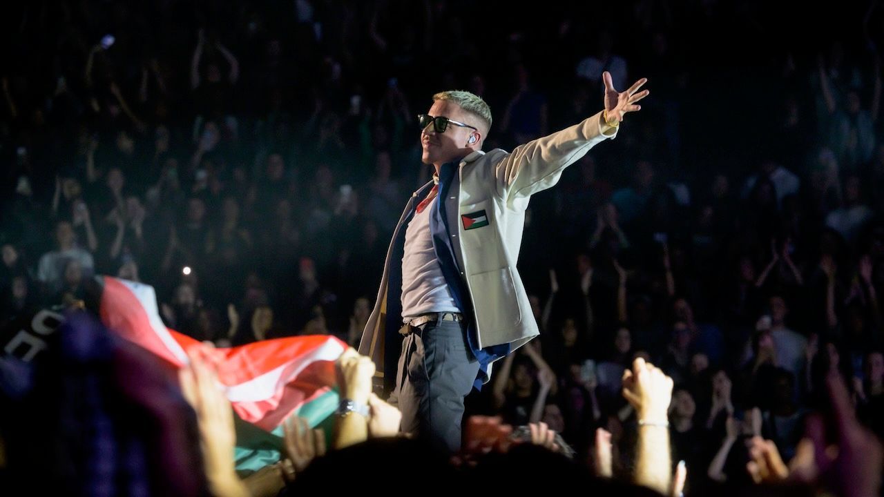 Featured image Macklemore defends proPalestine remarks at Ed Sheeran concert controversy