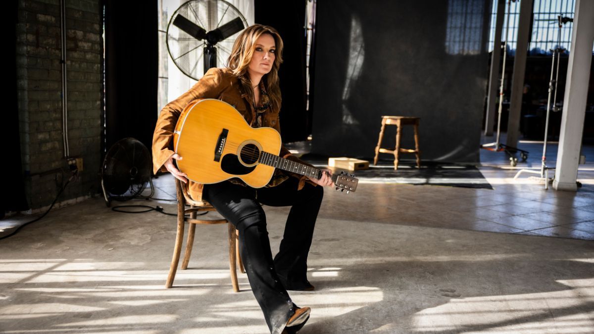 Featured image Brandy Clark Album Tour Dates announced
