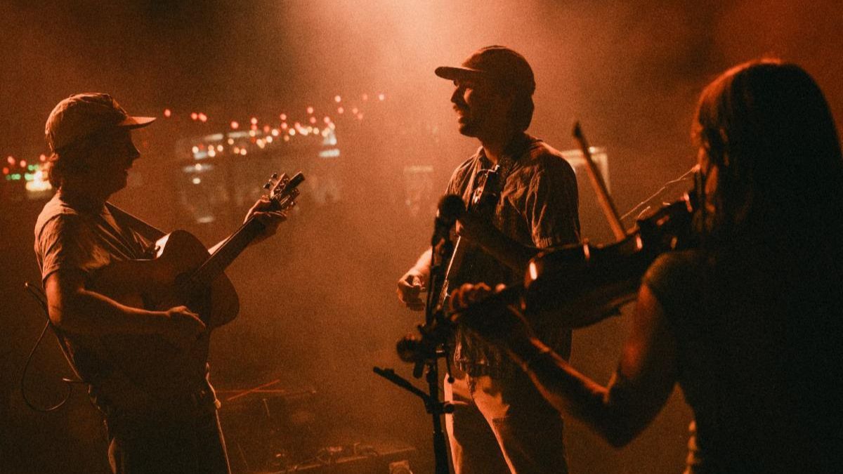 Featured image Buffalo Folk Duo Sell Out 25Date Tour