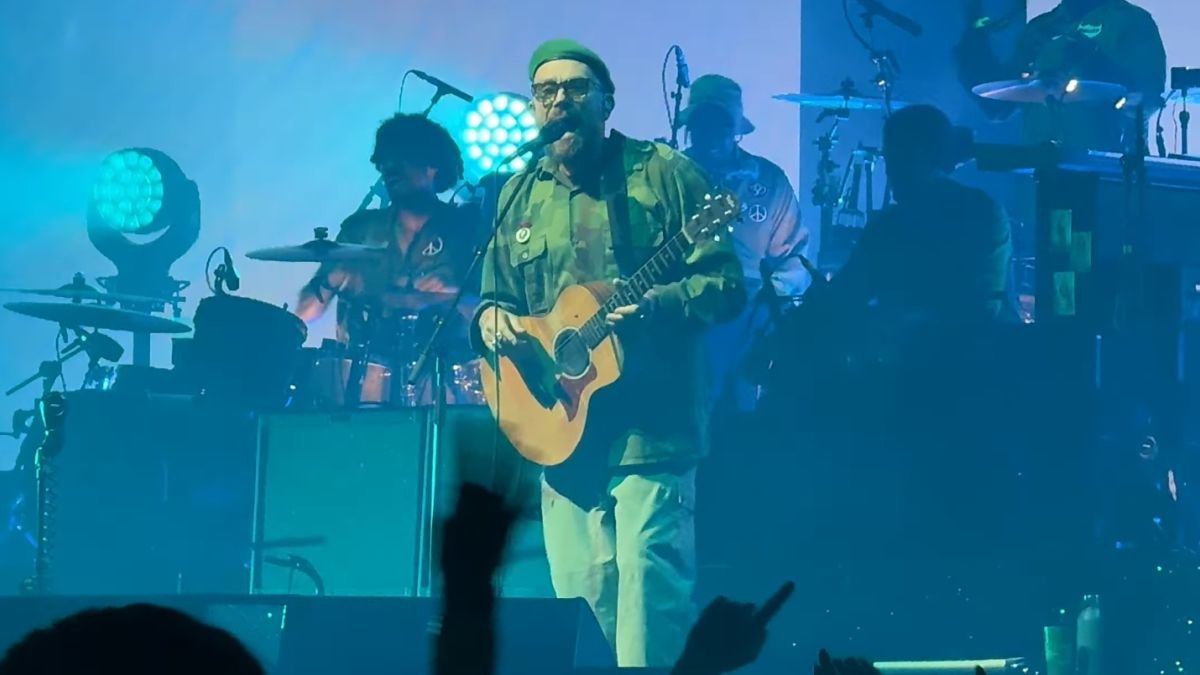 Featured image Gorillaz Kick Off Tour Photos Video  Setlist